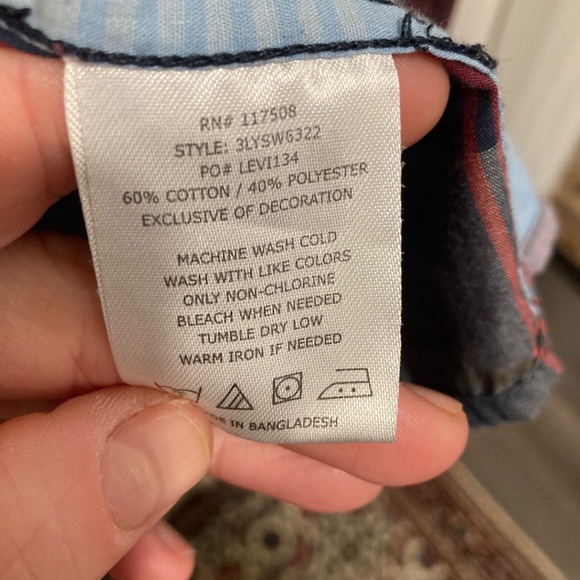 Casual Button up short sleeve Levi’s size Large - Picture 6 of 6